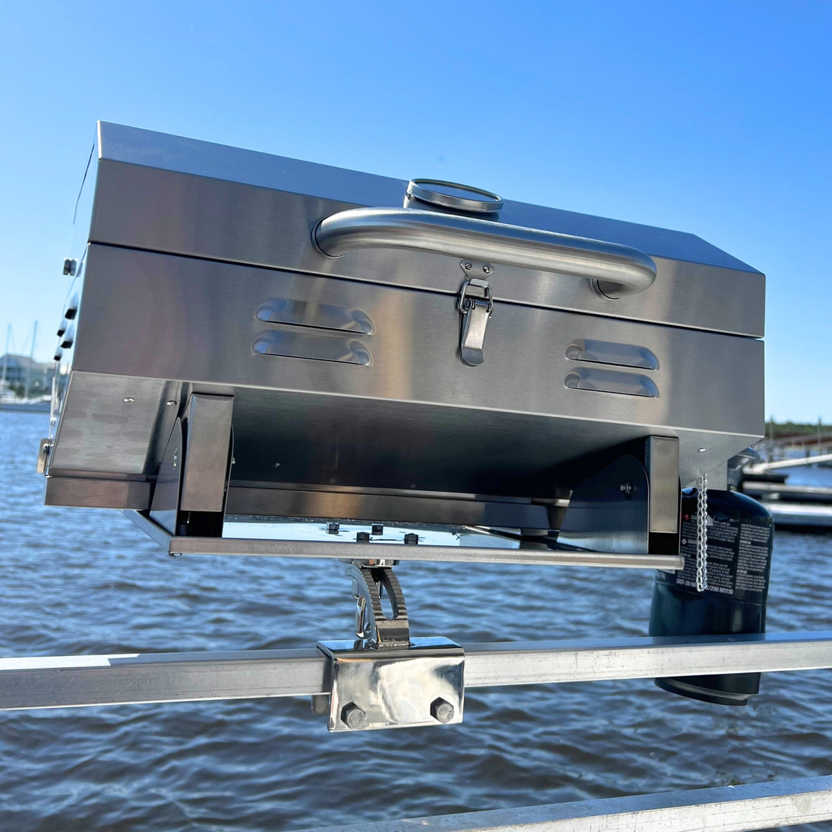 Grill mount for pontoon boat hotsell